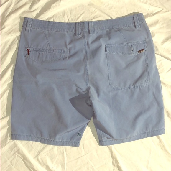 Volcom Hybrid Shorts - Picture 2 of 4